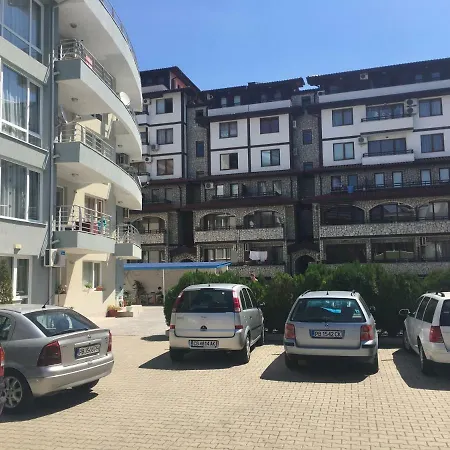 Breeze Yasen Apartamento